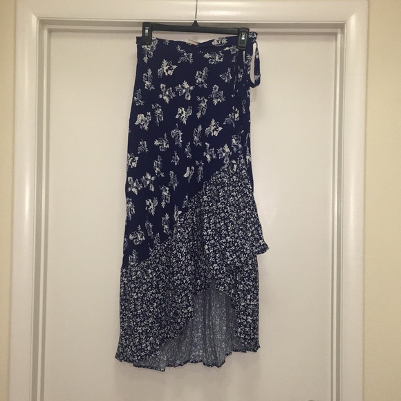 Navy floral wrap skirt - Picture 2 of 4